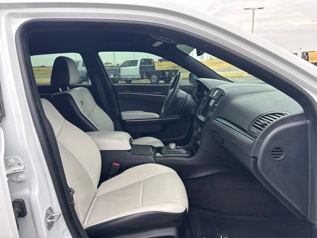 Used 2017 Chrysler 300 S w/ 300S Premium Group 2 RWD image 13