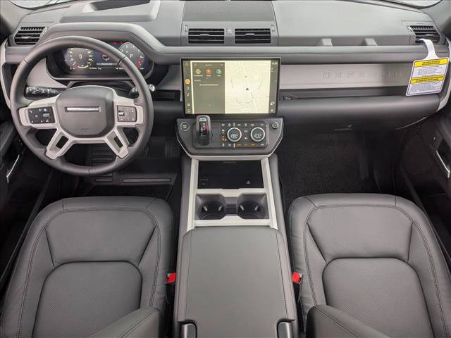 Used 2026 Land Rover Defender 130 X-Dynamic SE AWD/4WD image 15