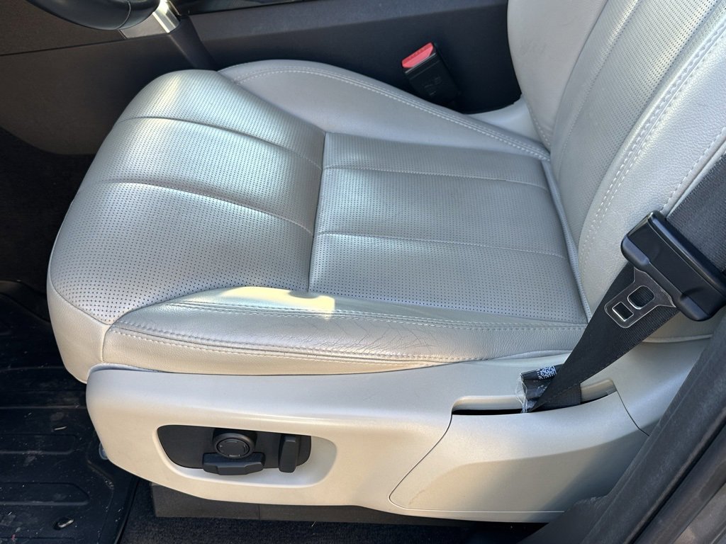 Used 2019 Land Rover Discovery HSE image 12