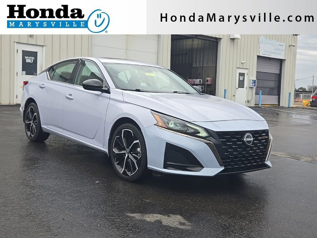 Used 2025 Nissan Altima 2.5 SR w/ SR Premium Package image 1