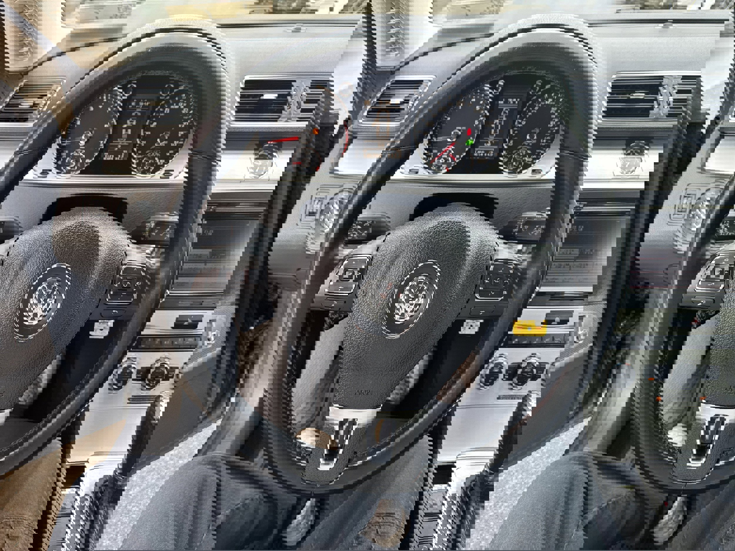 Used 2013 Volkswagen CC Sport image 17