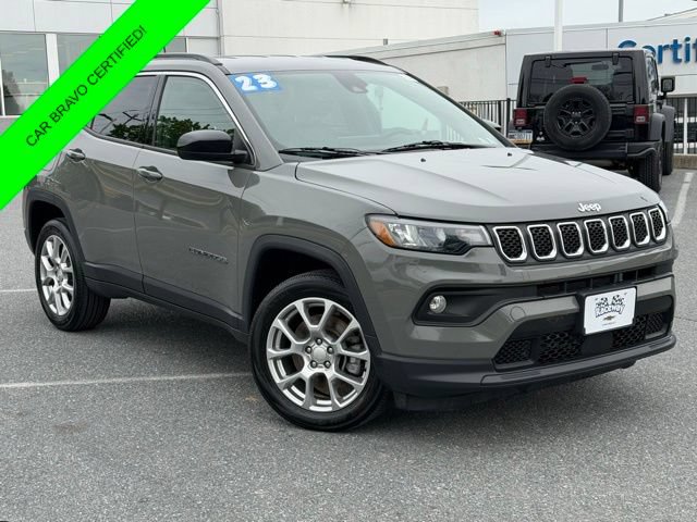 Used 2023 Jeep Compass Latitude AWD/4WD image 1