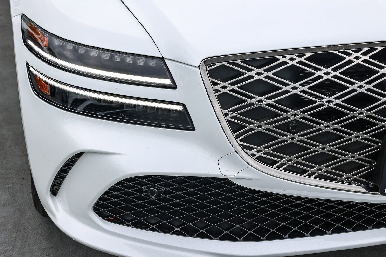 Used 2025 Genesis G80 2.5T image 10