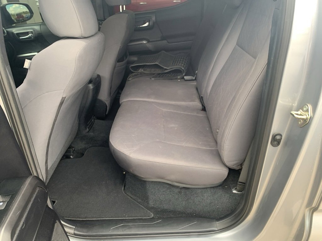 Used 2019 Toyota Tacoma TRD Sport w/ Technology Package image 11