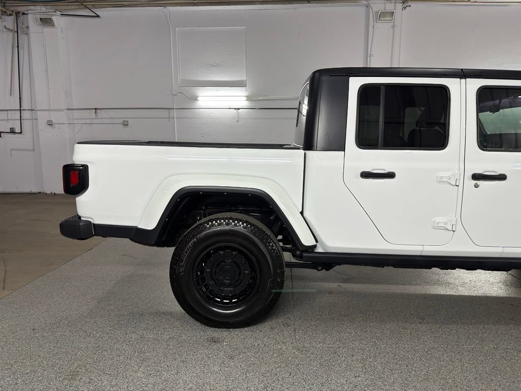 Used 2022 Jeep Gladiator Sport AWD/4WD image 6