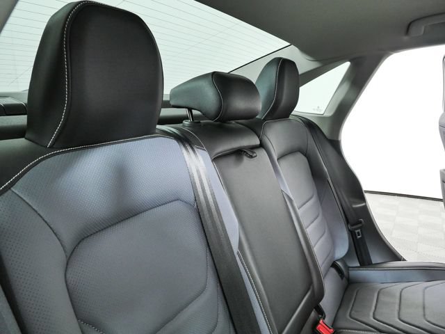 Used 2025 Volkswagen Jetta SEL FWD image 30