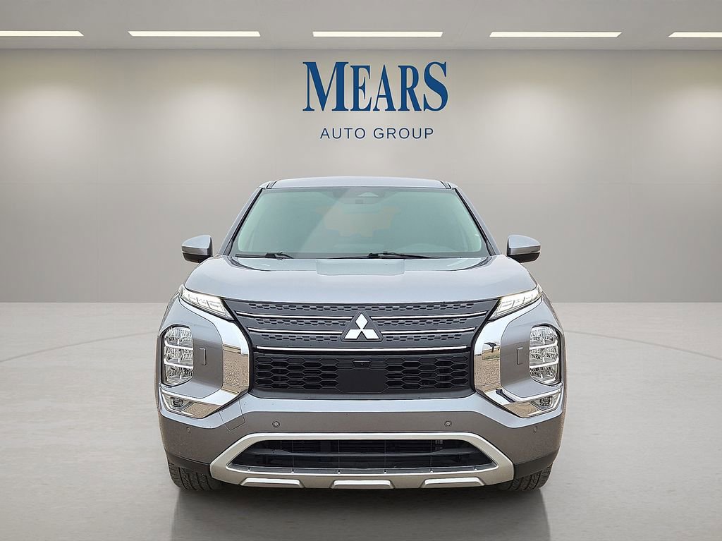 Used 2023 Mitsubishi Outlander SE image 8