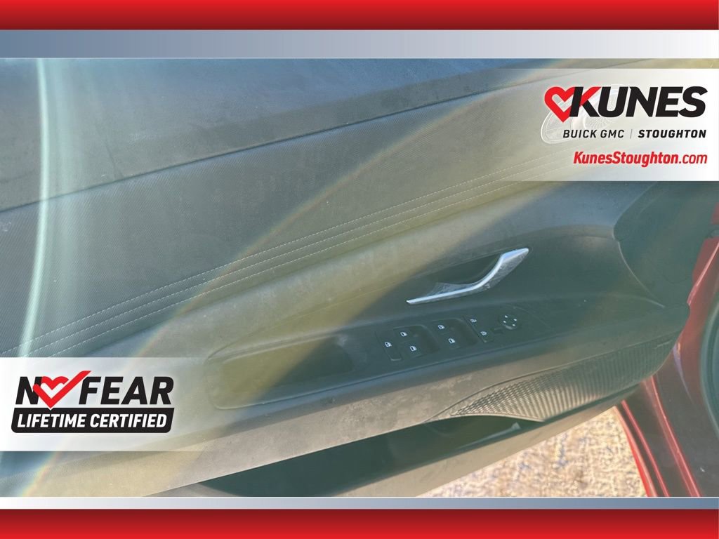 Used 2023 Hyundai Elantra Limited image 16