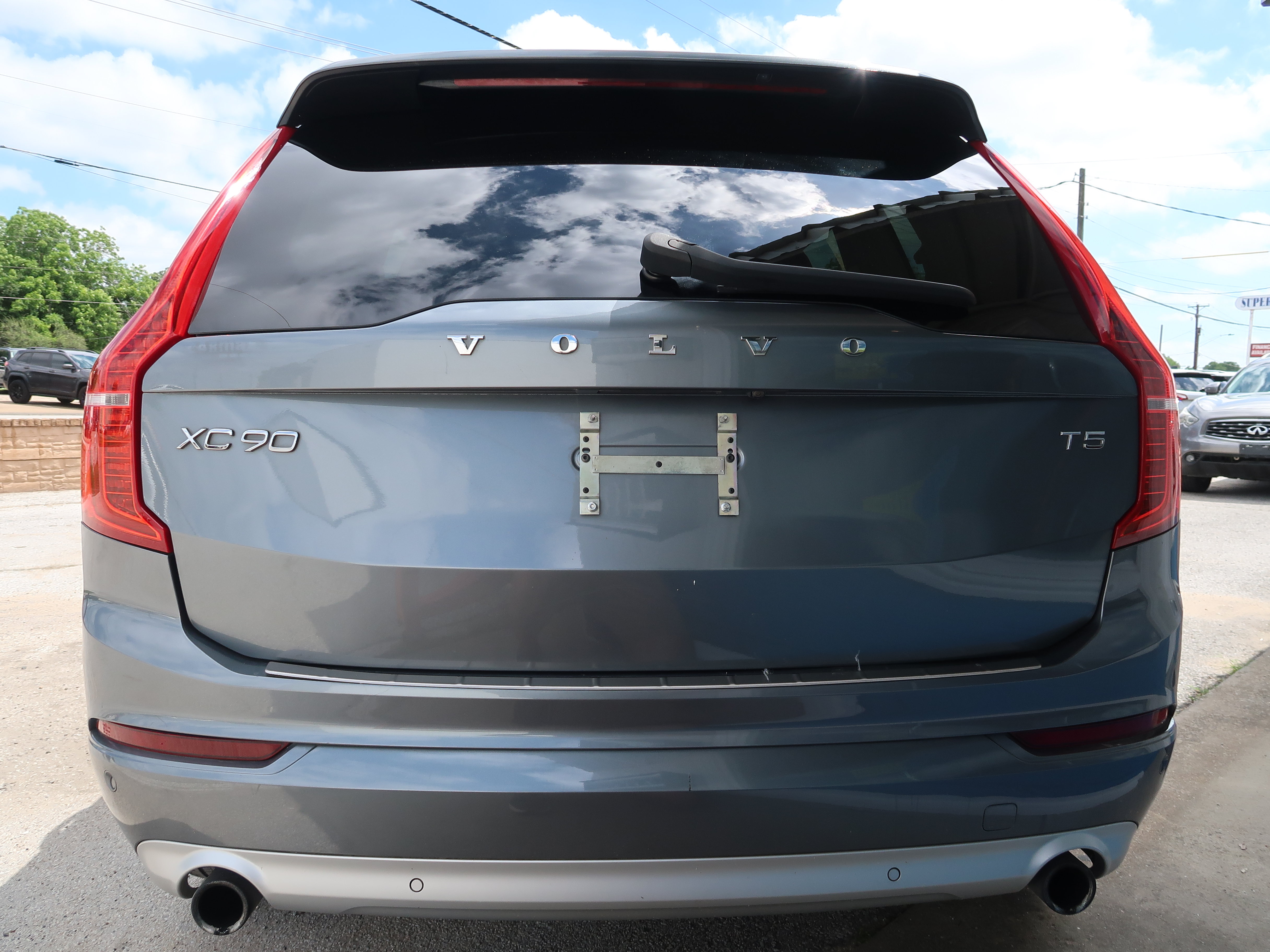 Used 2019 Volvo XC90 T5 Momentum w/ Protection Package Premier FWD image 10