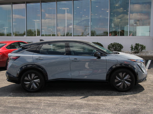 Used 2024 Nissan Ariya AWD image 9
