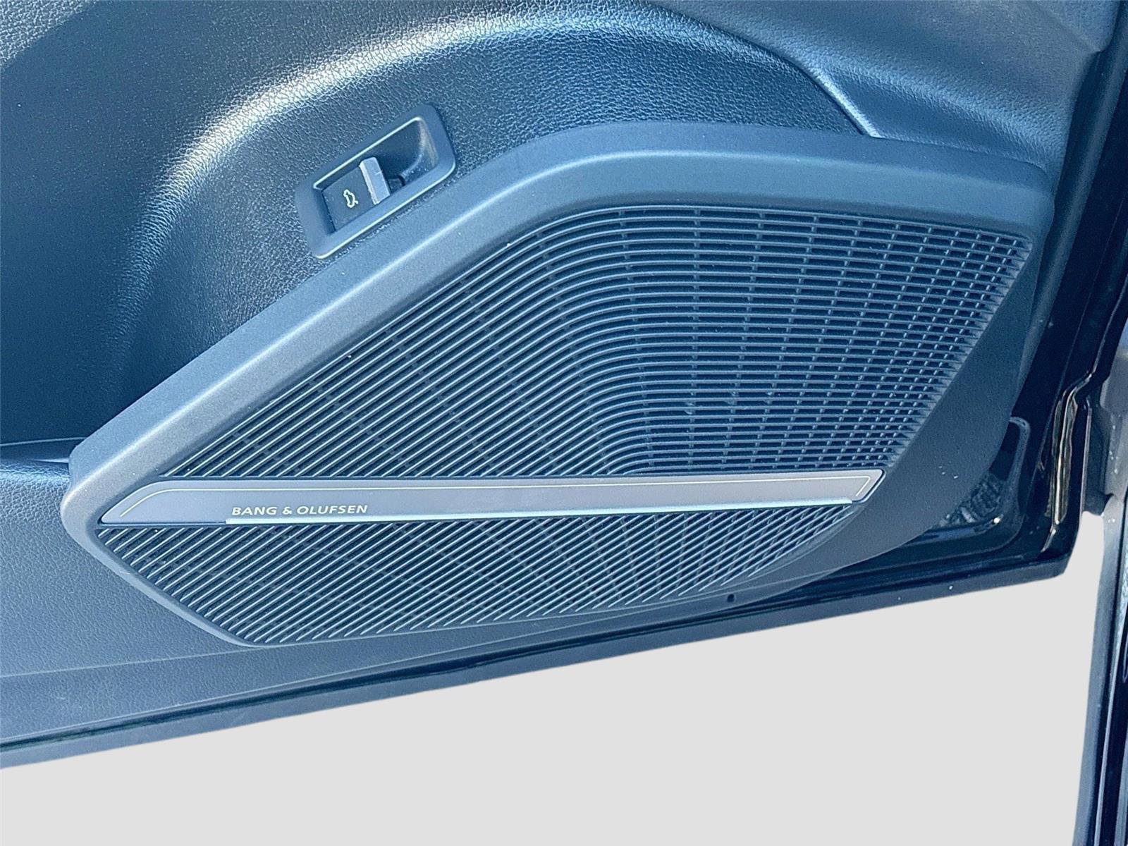 Used 2022 Audi Q5 2.0T Prestige w/ Prestige Package image 20