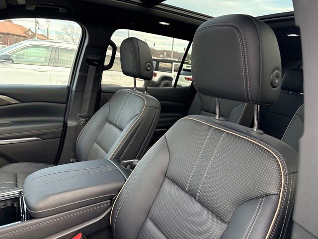 Used 2026 Chevrolet Traverse High Country w/ LPO, Floor Liner Package image 9