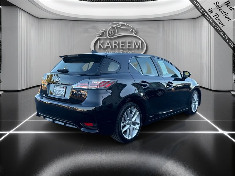 Used 2016 Lexus CT 200h w/ Navigation Package FWD image 5