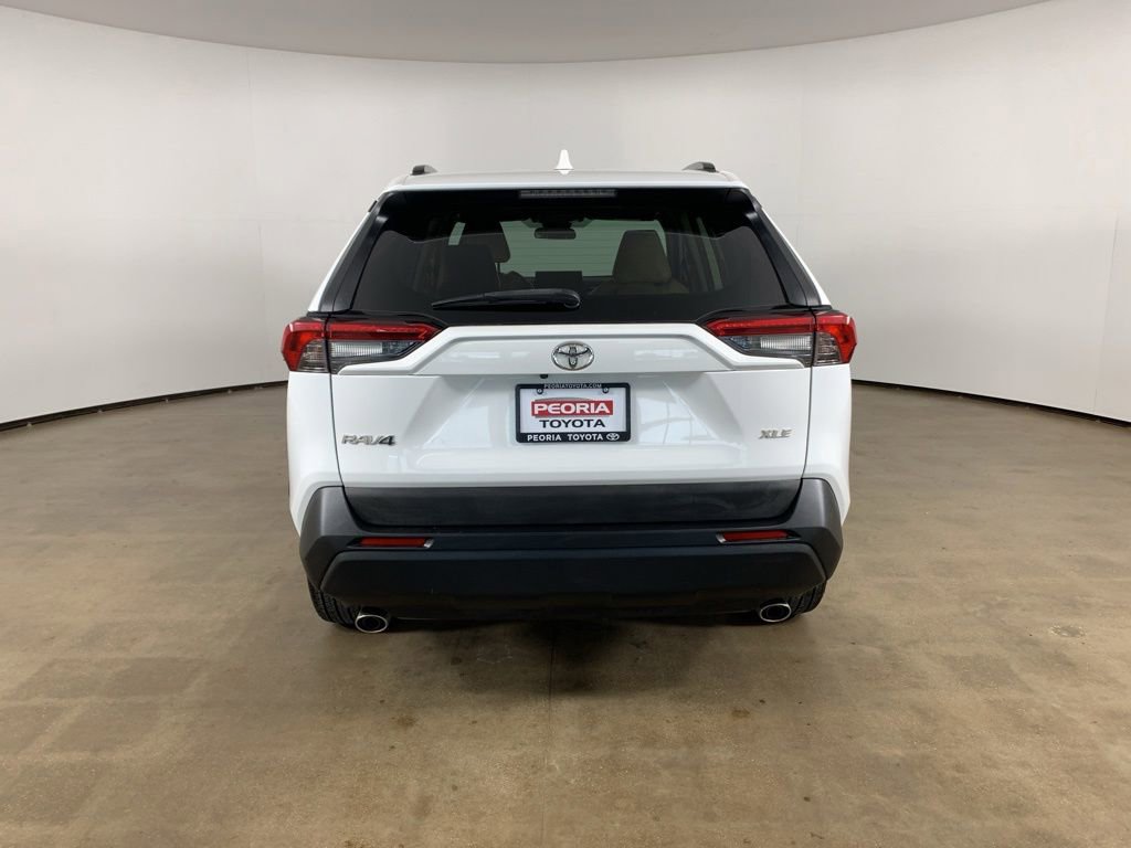 Used 2020 Toyota RAV4 XLE Premium FWD image 10