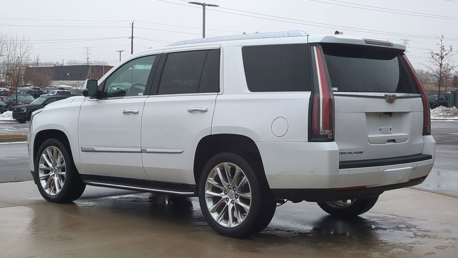 Used 2020 Cadillac Escalade Luxury image 3