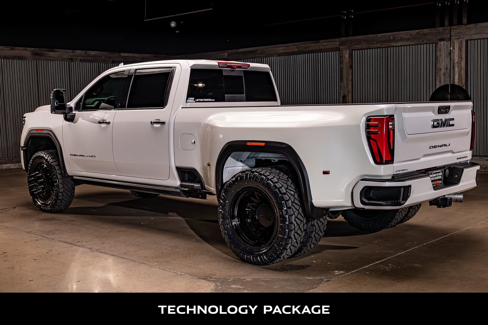 Used 2025 GMC Sierra 3500 Denali w/ Denali Reserve Package image 7