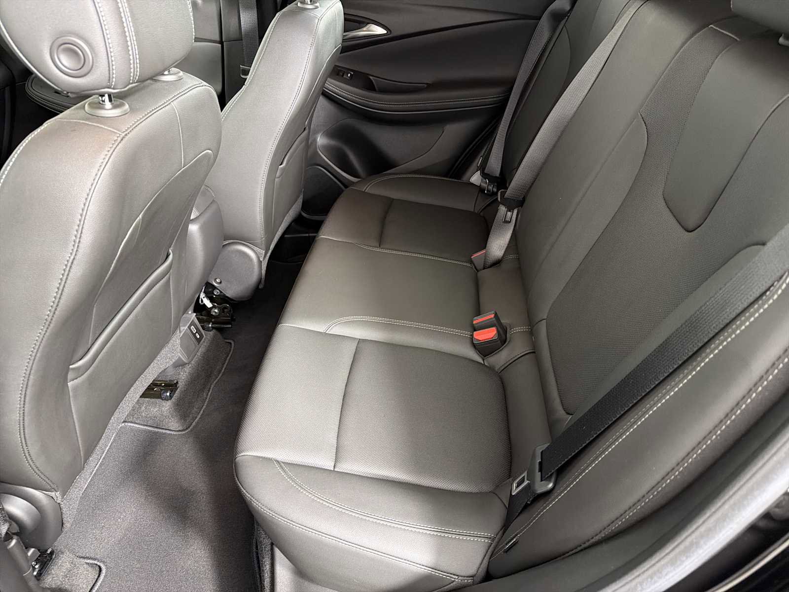 Certified 2024 Buick Encore GX Sport Touring w/ Experience Buick Package image 19