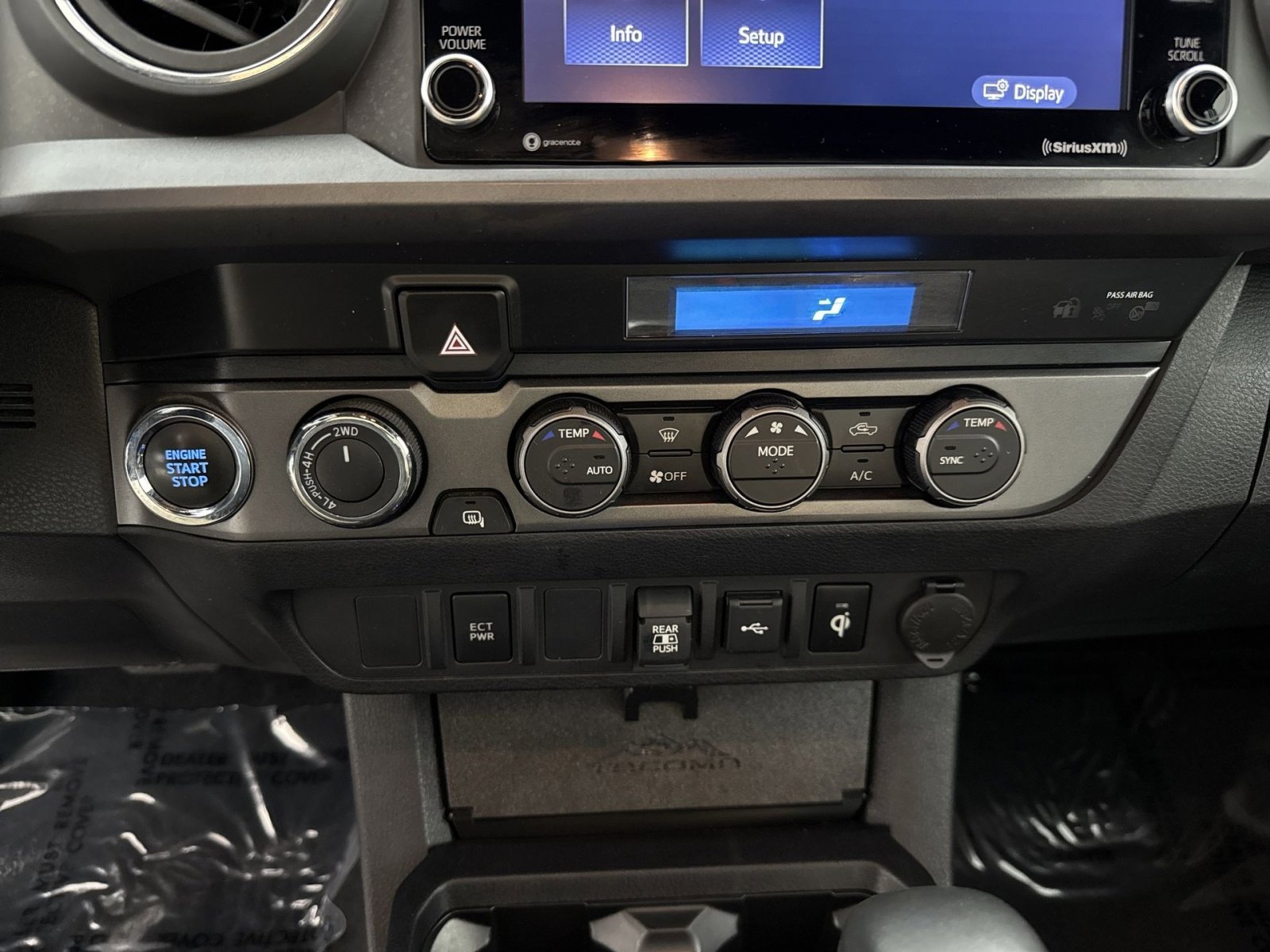 Used 2022 Toyota Tacoma TRD Off-Road AWD/4WD image 21