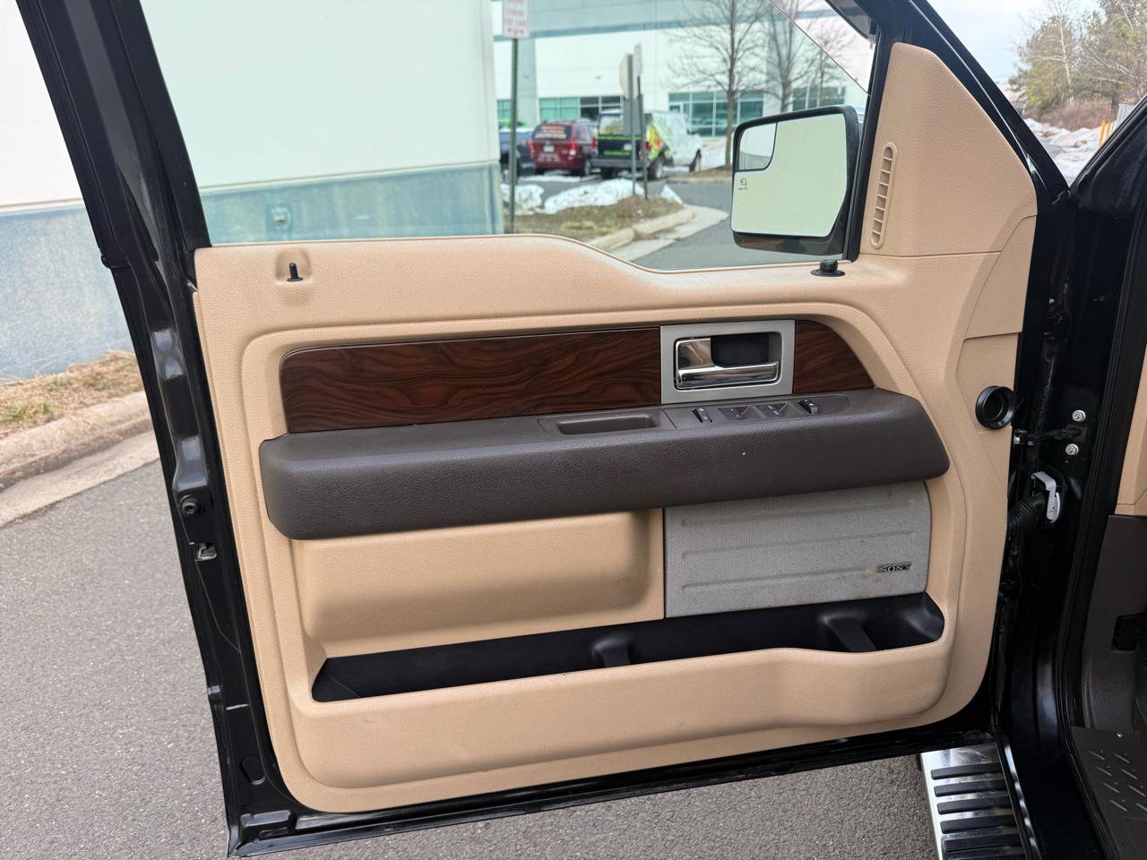 Used 2012 Ford F150 Lariat w/ Lariat Chrome Pkg image 15