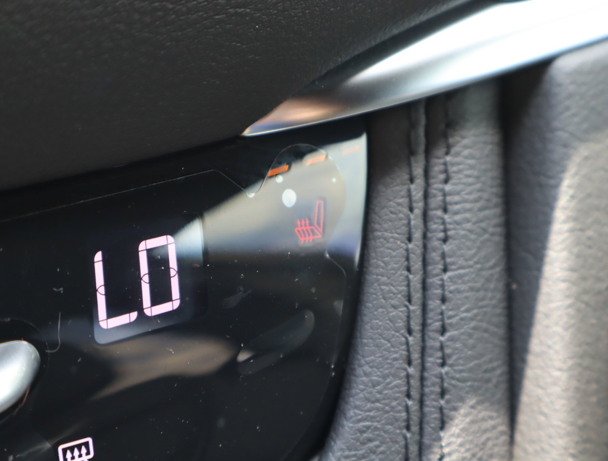 New 2025 Cadillac XT6 Luxury image 16