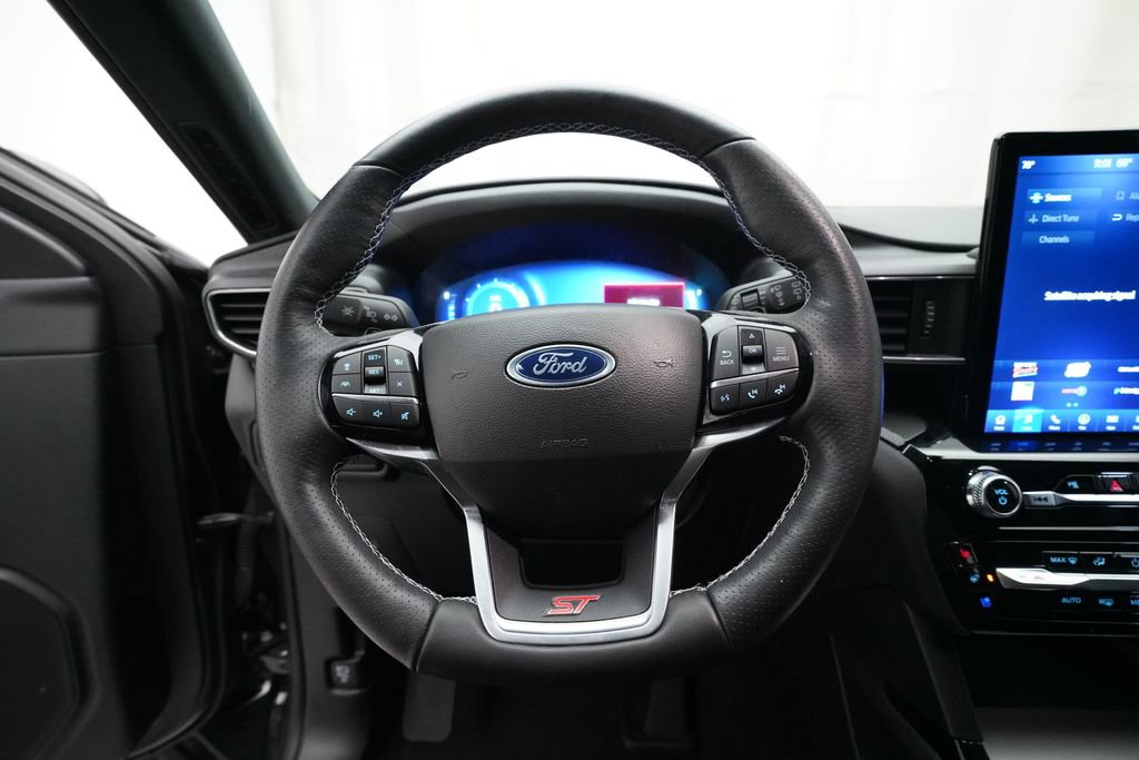 Used 2023 Ford Explorer ST w/ Equipment Group 401A image 4