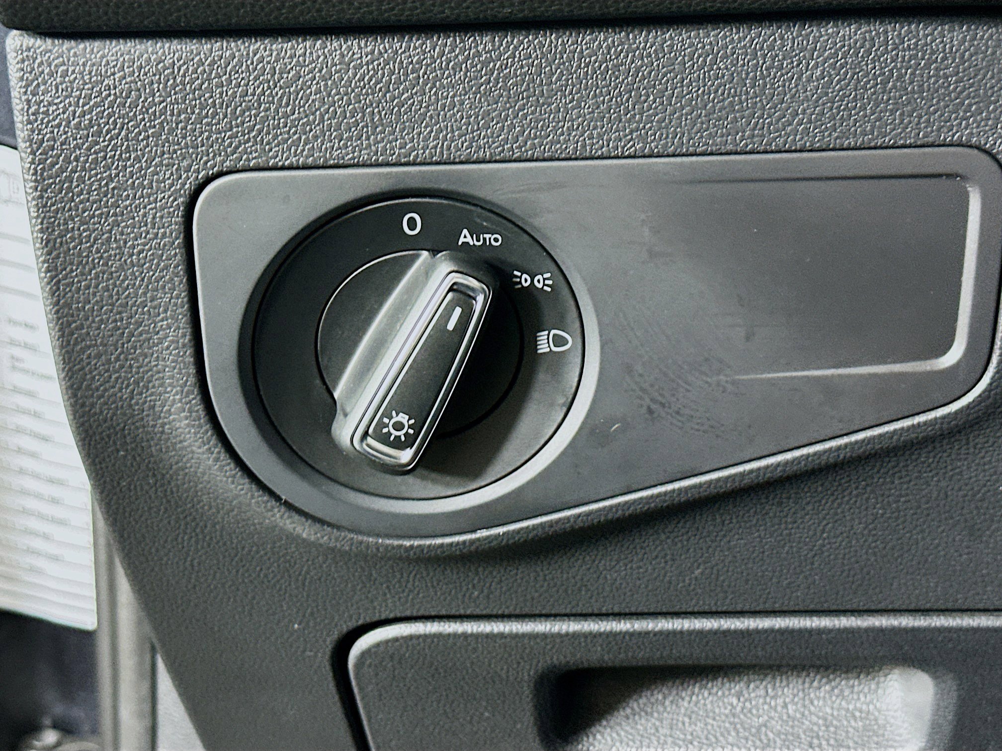 Used 2024 Volkswagen Tiguan SE image 16