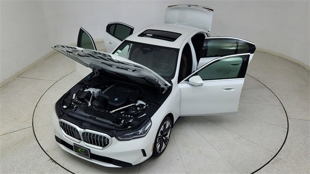 Used 2024 BMW 530i xDrive image 81