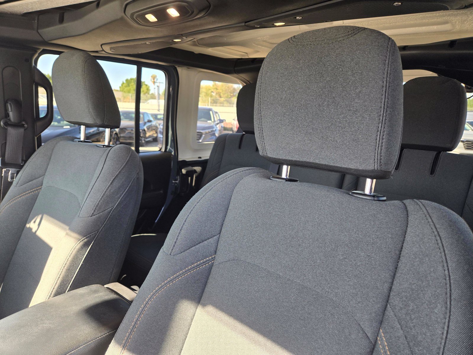 Used 2024 Jeep Wrangler Unlimited AWD/4WD image 14