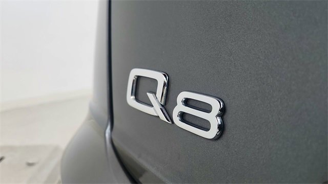 Used 2023 Audi Q8 Prestige w/ Prestige Package image 18