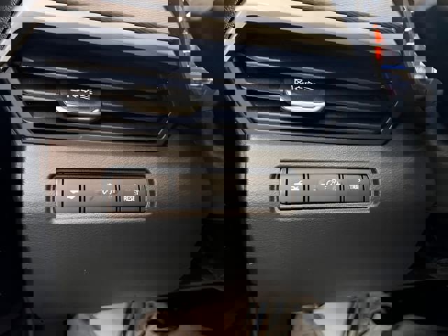 Used 2025 Nissan Altima 2.5 SR FWD image 19