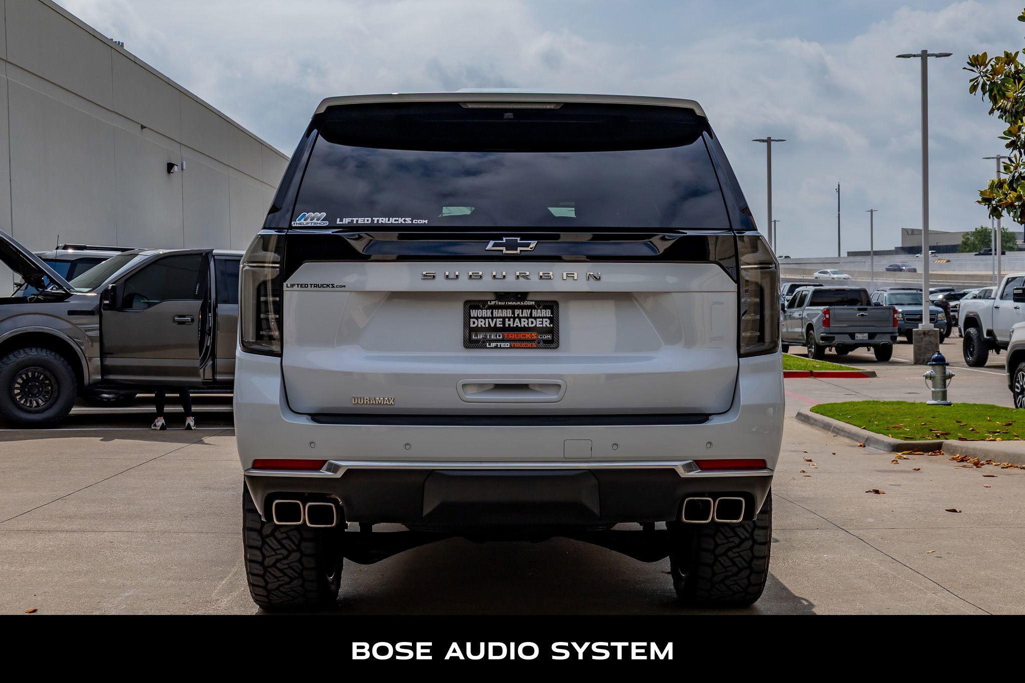 Used 2026 Chevrolet Suburban High Country AWD/4WD image 8