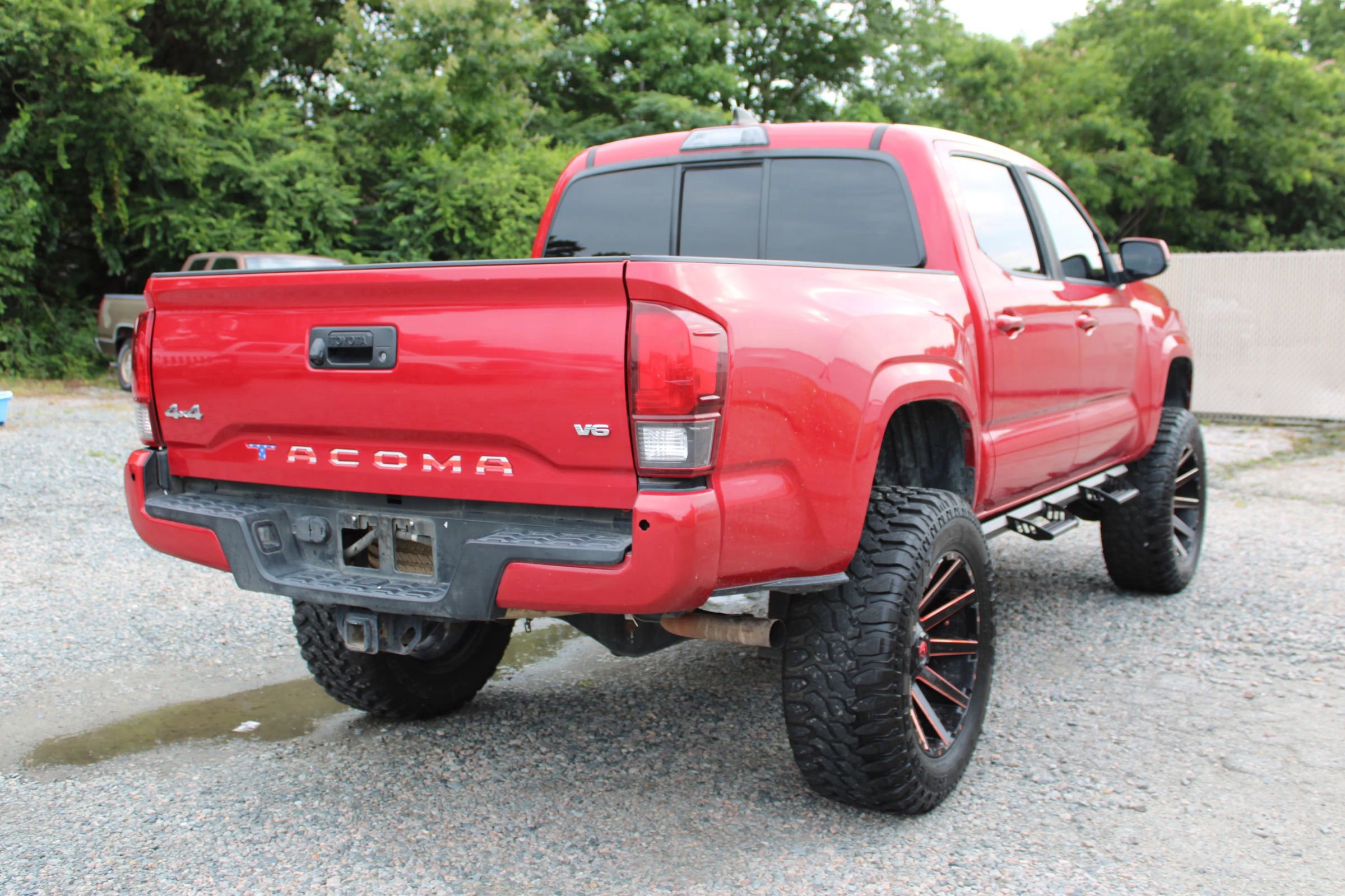 Used 2019 Toyota Tacoma SR image 7