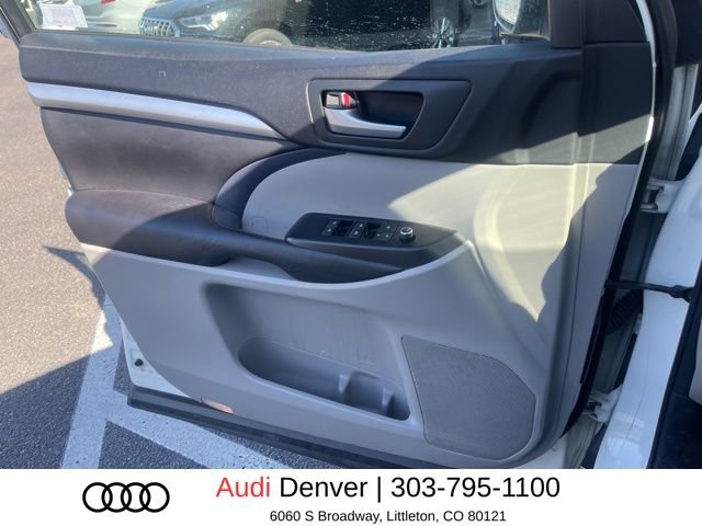 Used 2016 Toyota Highlander XLE AWD/4WD image 8
