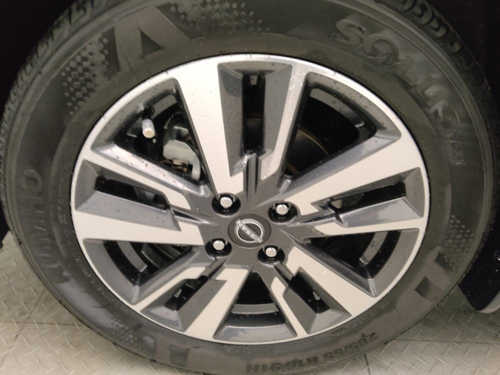Used 2024 Nissan Versa S w/ S Plus Package FWD image 31