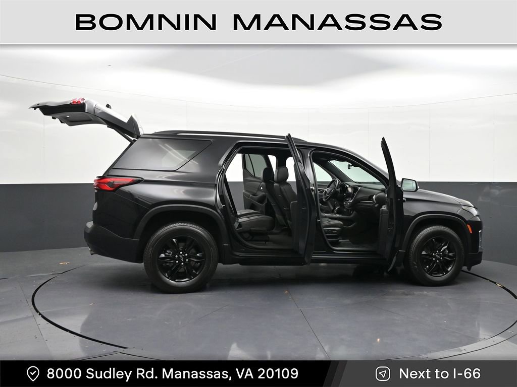 Used 2023 Chevrolet Traverse LT w/ Midnight/Sport Edition AWD/4WD image 38
