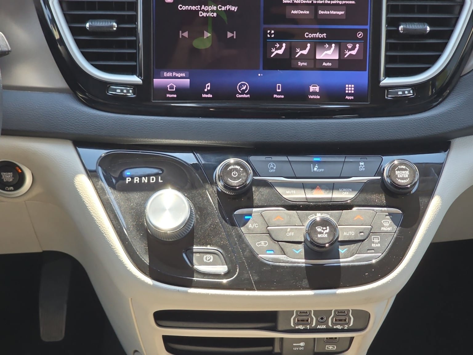 Used 2022 Chrysler Pacifica Touring-L FWD image 15