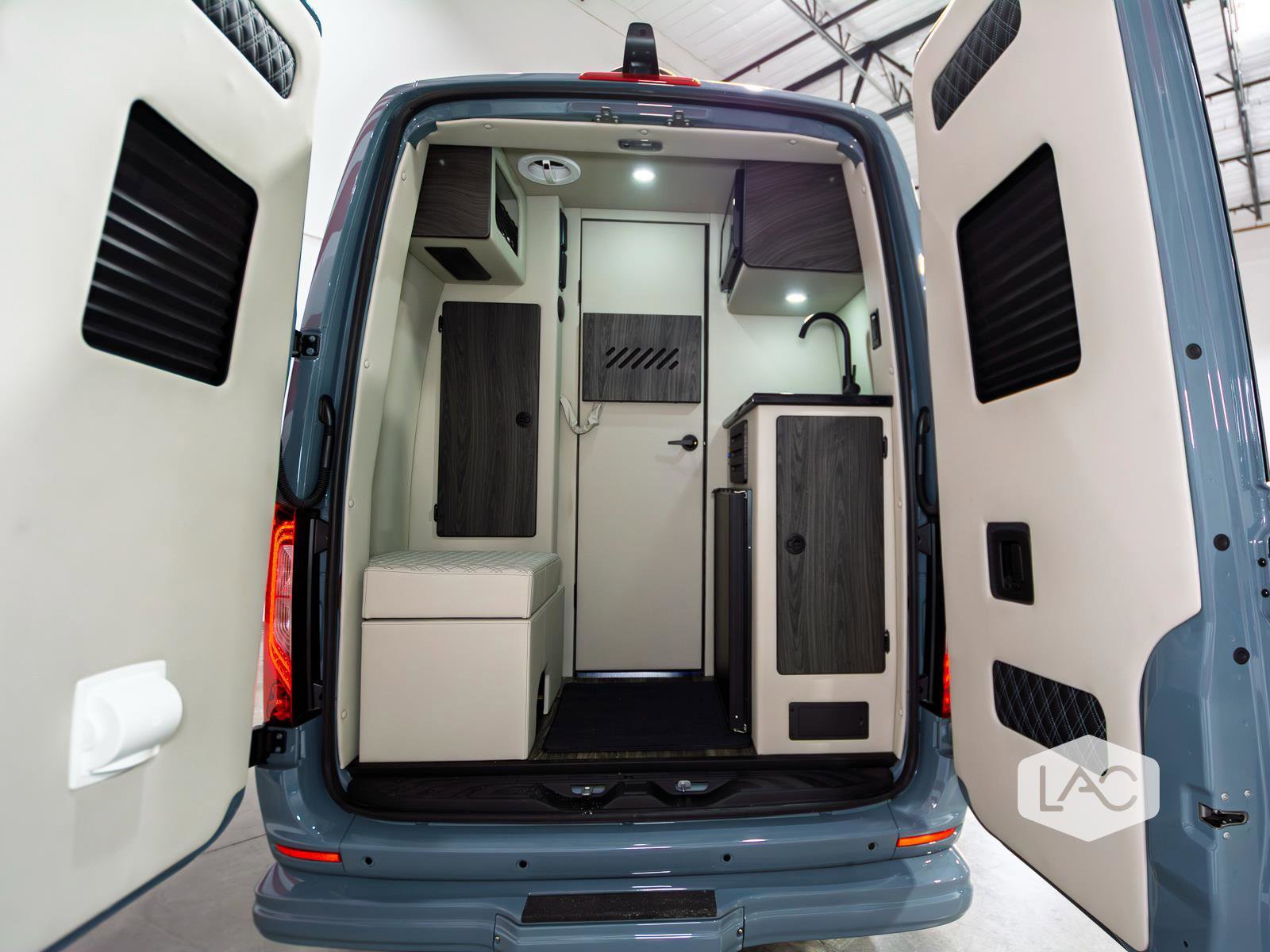 Used 2025 Mercedes-Benz Sprinter 3500 image 25