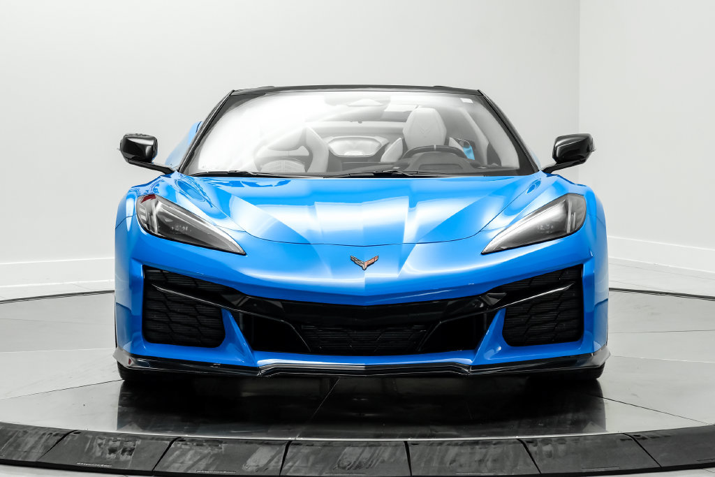 Used 2025 Chevrolet Corvette Z06 RWD image 3