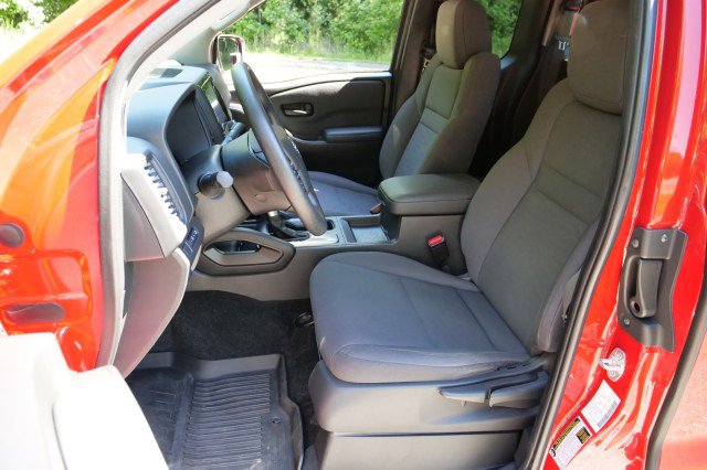 Used 2022 Nissan Frontier S w/ Technology Package AWD/4WD image 14