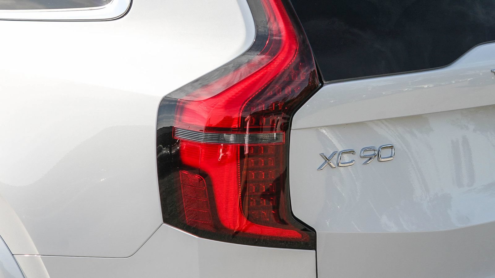 New 2026 Volvo XC90 T8 Plus w/ Protection Package Premier AWD/4WD image 9