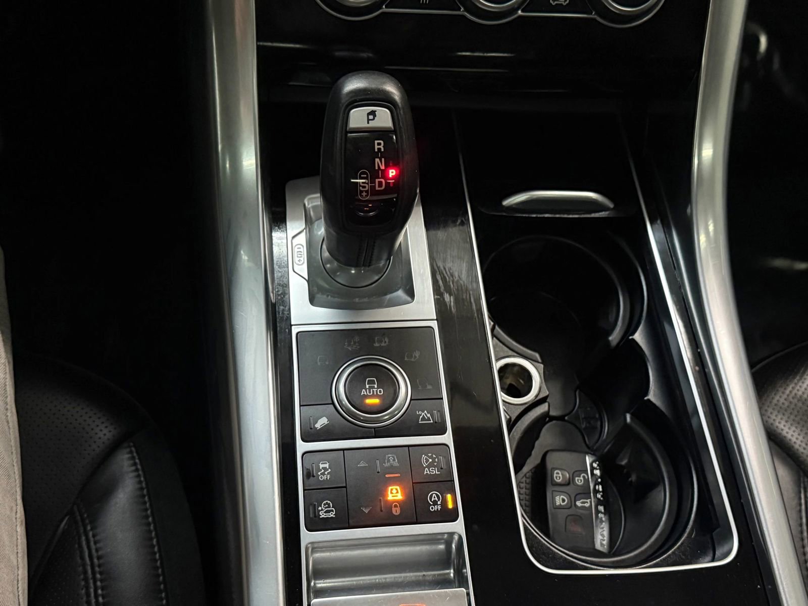 Used 2016 Land Rover Range Rover Sport HSE image 34