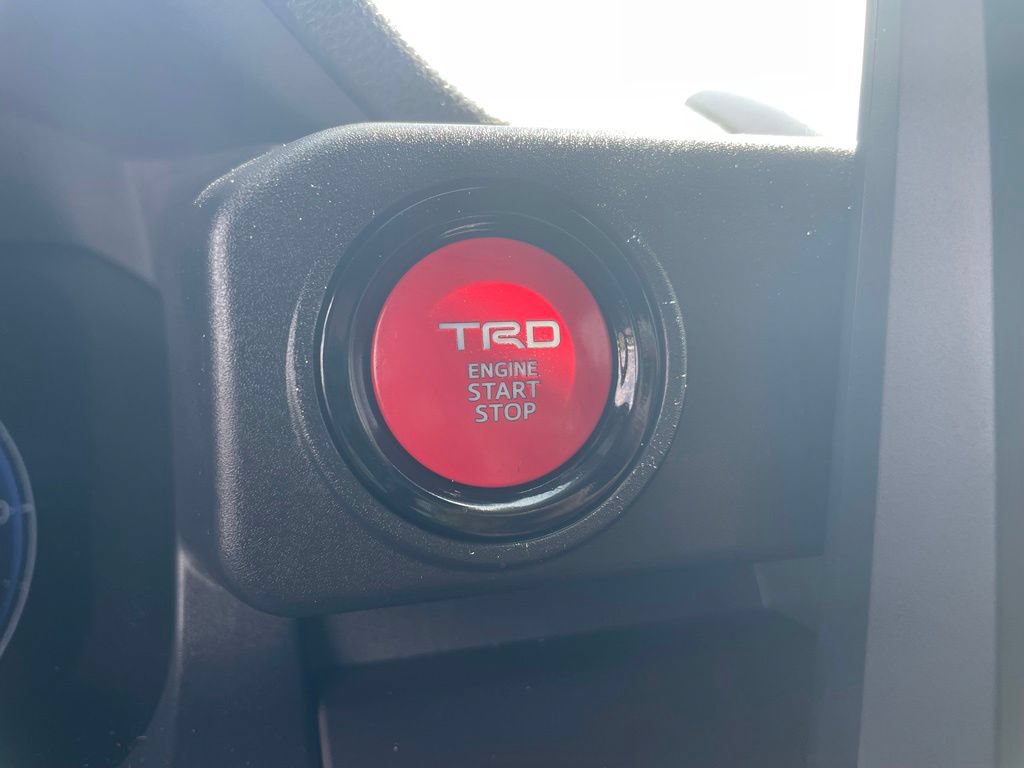 Used 2025 Toyota Tacoma TRD Sport w/ TRD Sport Upgrade Package AWD/4WD image 8