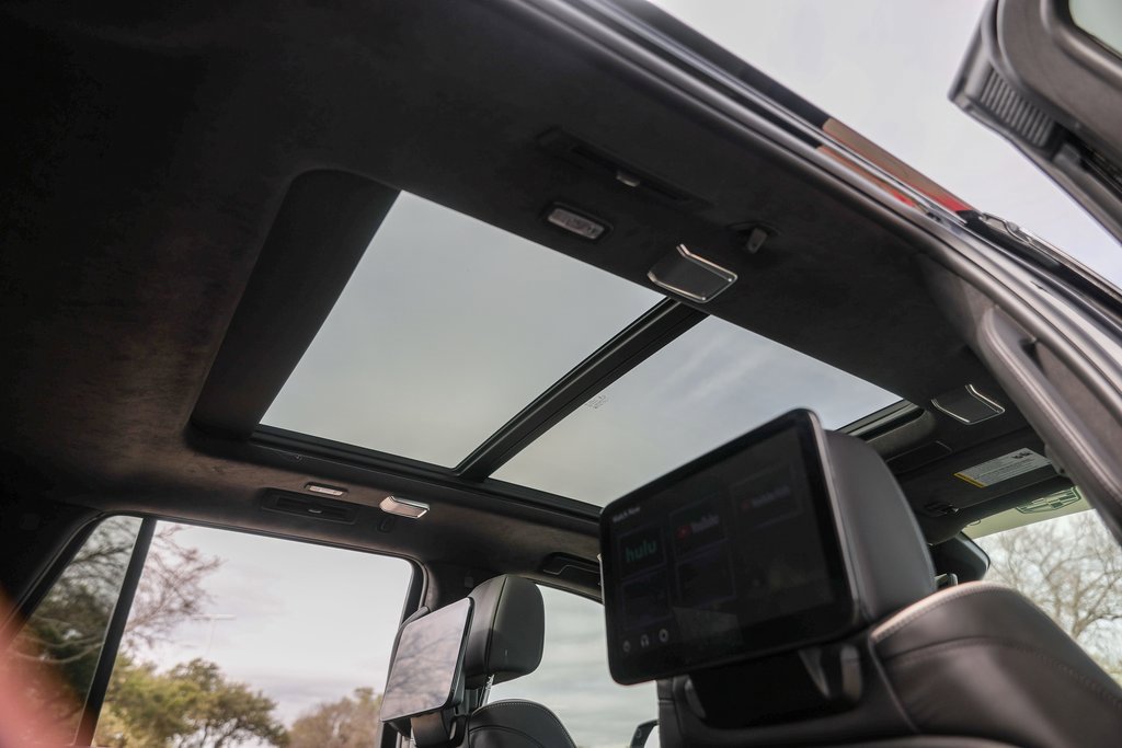 Used 2024 Cadillac Escalade Premium Luxury Platinum image 34