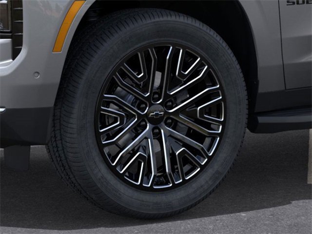New 2026 Chevrolet Suburban LT image 9