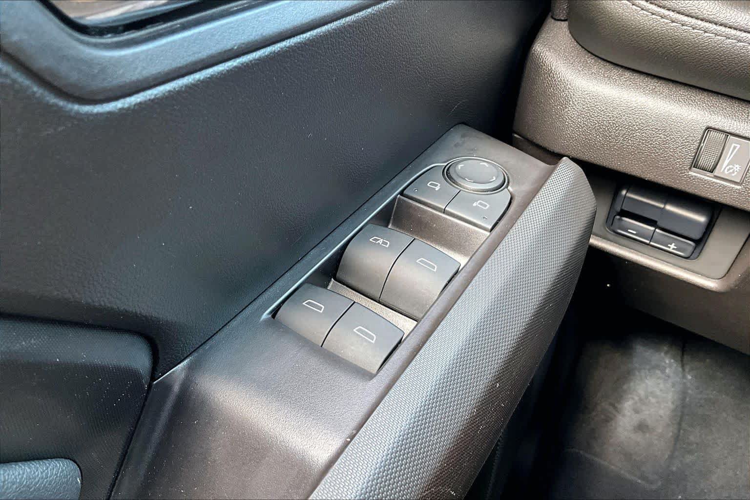 Used 2024 Chevrolet Colorado LT w/ LT Convenience Package II RWD image 33