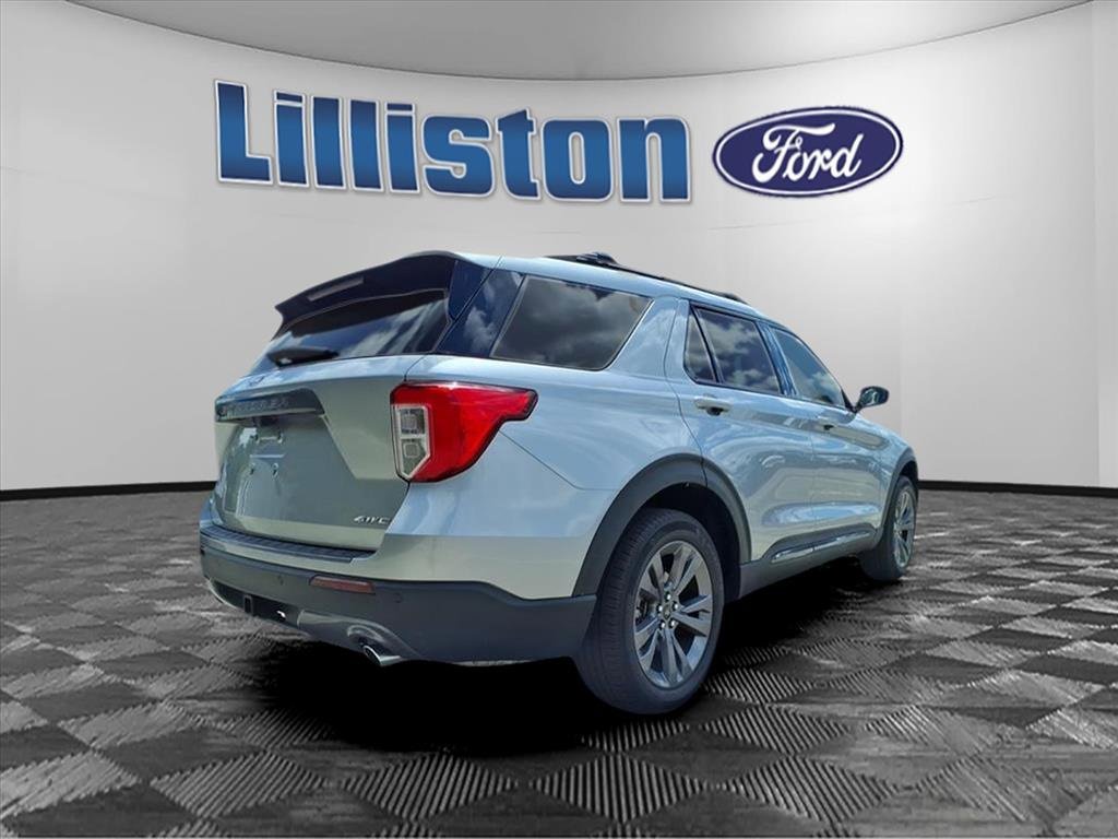 Used 2022 Ford Explorer XLT w/ Equipment Group 202A image 6
