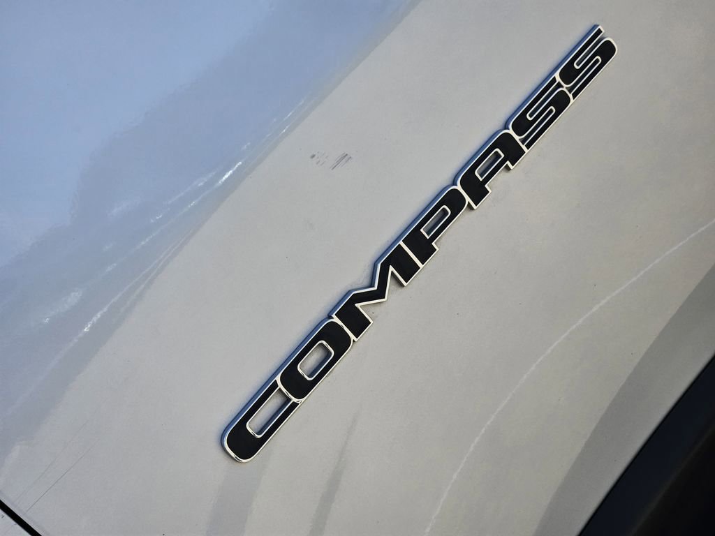 Used 2025 Jeep Compass Limited AWD/4WD image 14