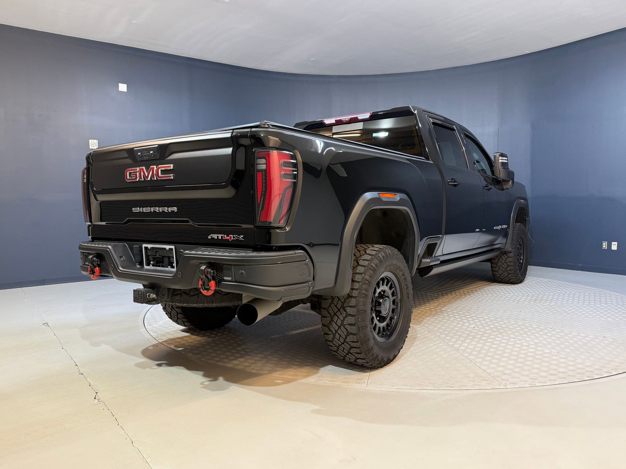 Used 2024 GMC Sierra 2500 AT4X w/ AT4X AEV Edition image 9
