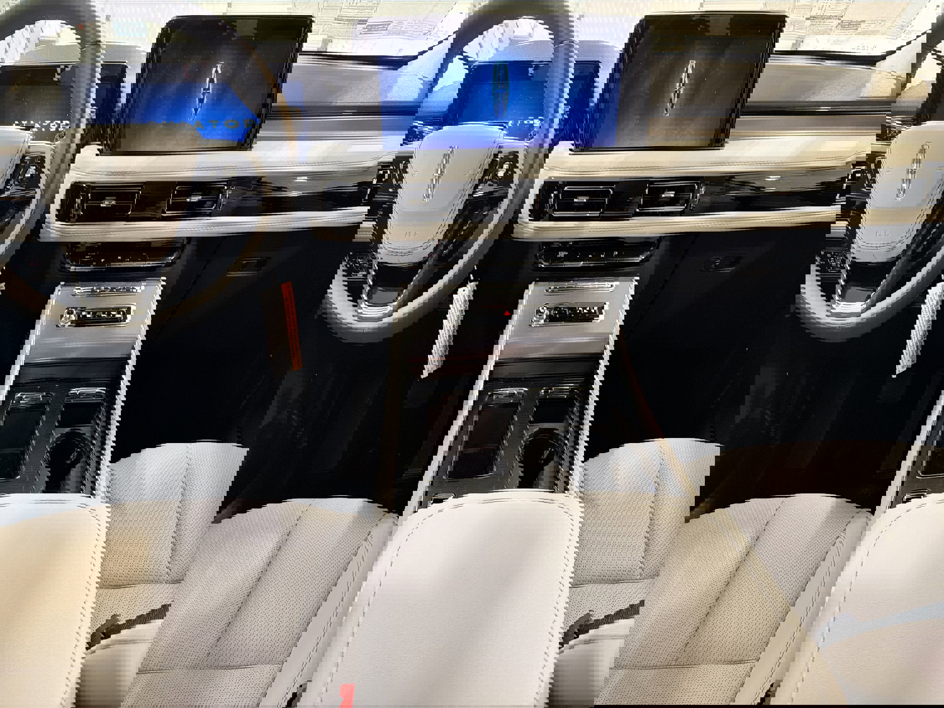 New 2026 Lincoln Aviator AWD image 22