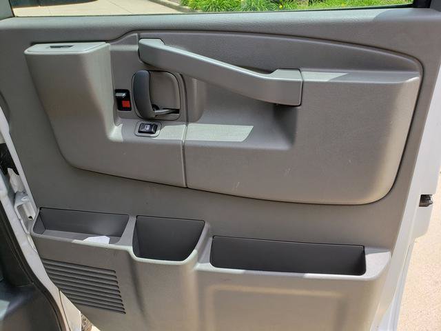 Used 2017 Chevrolet Express 2500 LS RWD image 18